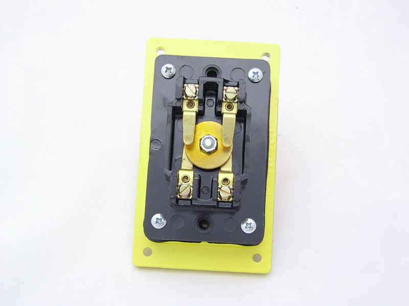 04662-002 Push Button Switches with Larger Mounting Pattern