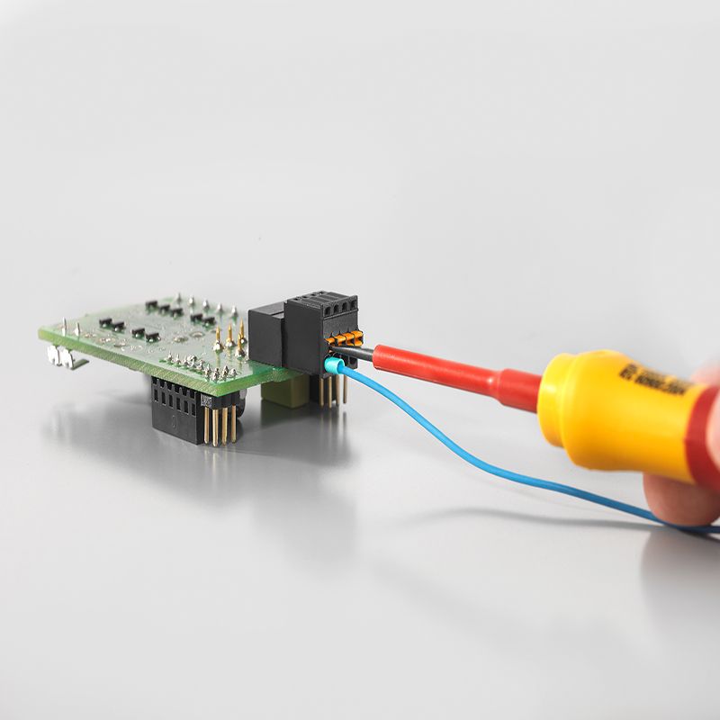 2439770000 - 4-Pole 2.50mm PCB Header Connector for THT Soldering (Pack of 250)