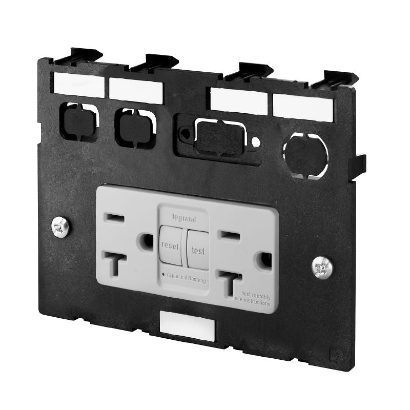 2004810000 - Shielded FrontCom Insert Plate for Flexible Connectivity