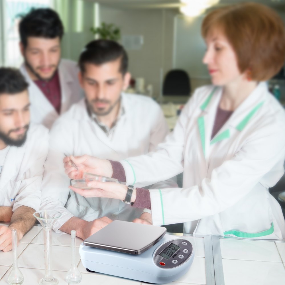 HZ-B30002 - VEVOR 3000g Lab Scale with 6.93" Stainless Steel Tray