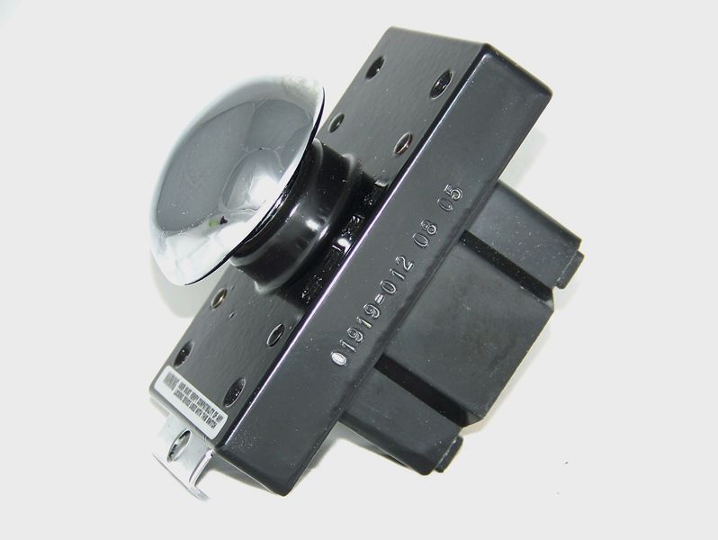 01919-012 2.25 inch Mushroom Plunger with Spring Latch