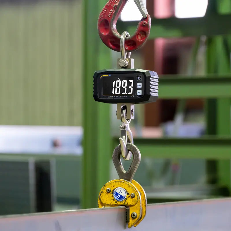 PCE-CS 1T - Digital Crane Scale 0-1000 kg with Backlit Display
