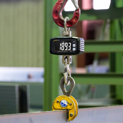 PCE-CS 1T - Digital Crane Scale 0-1000 kg with Backlit Display