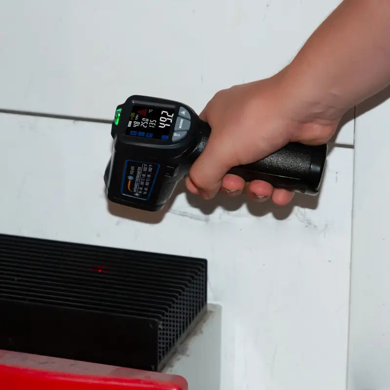 PCE-675 - Infrared Digital Thermometer with Laser Pointer and ISO Certification