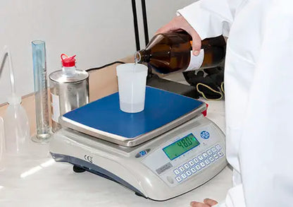 PCE-WS 30 - Compact 30kg Lab Scale with Leveling Feet and Tare Function