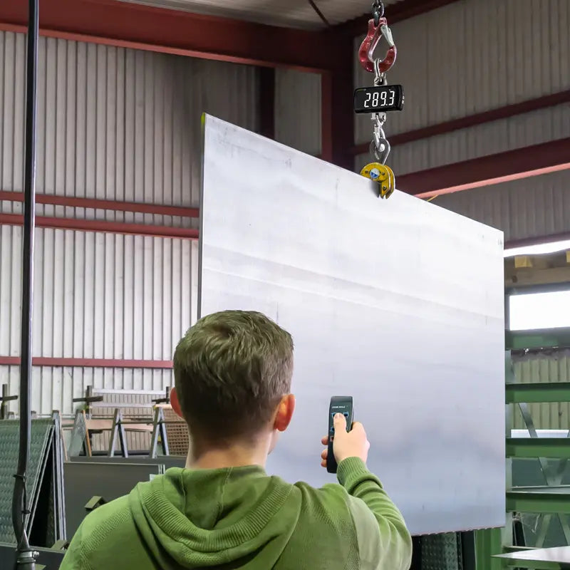 PCE-CS 500LD - Remote Control Crane Scale 0-500kg with ISO Certification