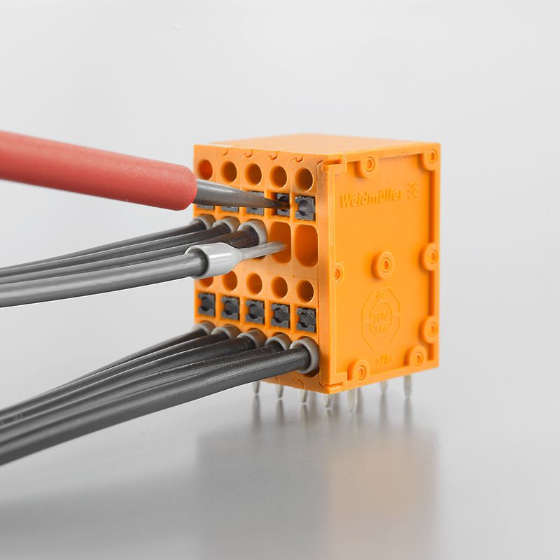 2001070000 - 3.5mm Terminal Block, 30 Poles, Orange Push-In Technology  (Pack of 20)