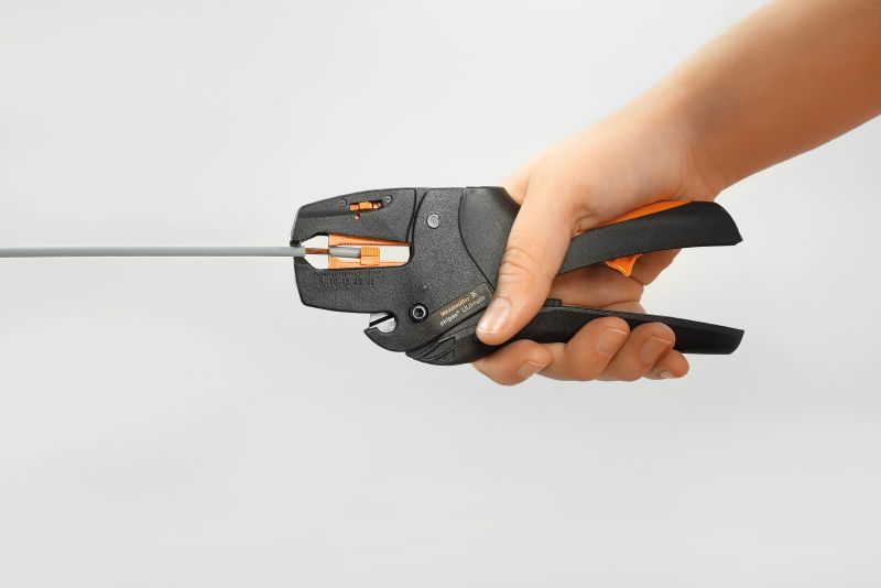1468880000 - Efficient Wire Stripping Tool for 0.25-6 mm² Conductors