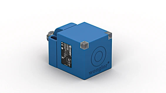 I1QH005 - Versatile Inductive Sensor with IO-Link and Adjustable Settings