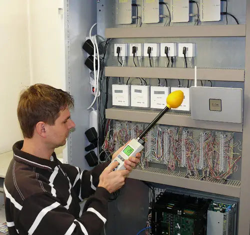 PCE-EM 30 - Triple-Axis EMF Detector for Precision Radiation Measurement